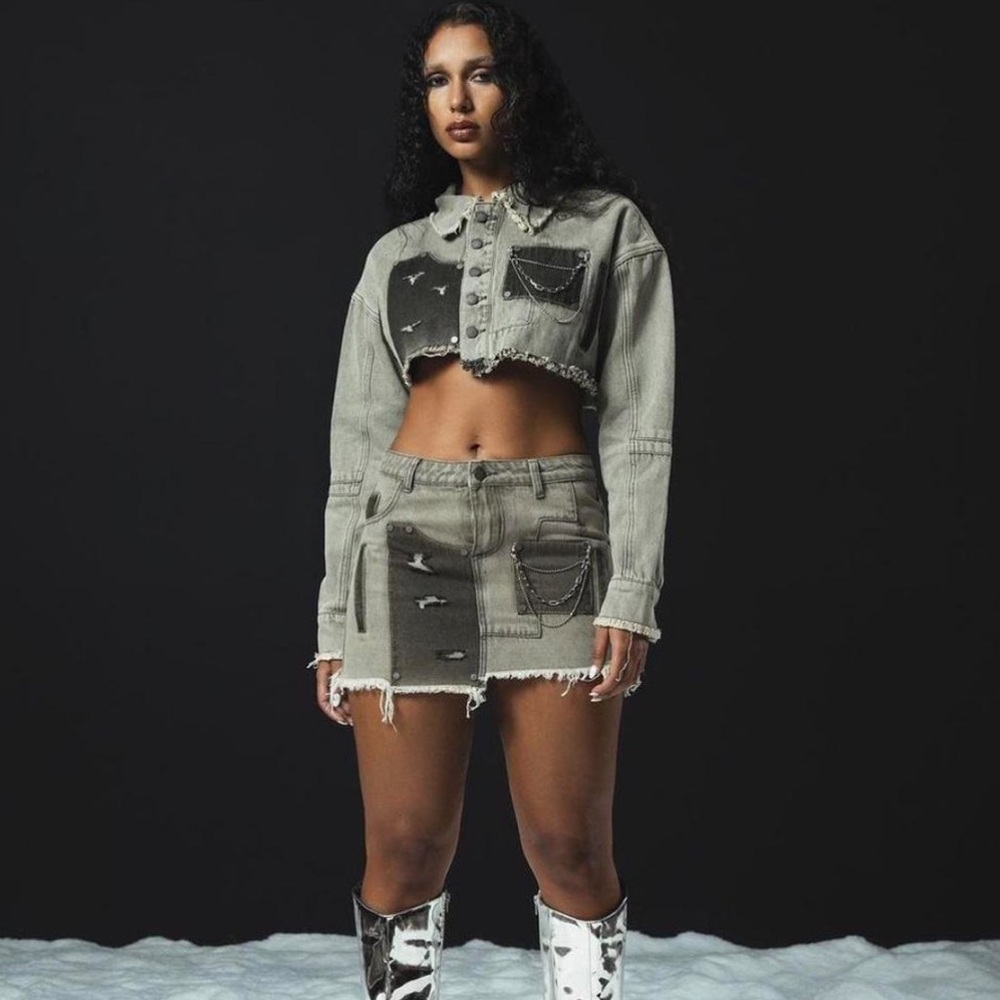 LUXE TO KILL CARPENTER CROPPED JEAN JACKET - SIZE 2 (UK 6) - KHAKI WASH